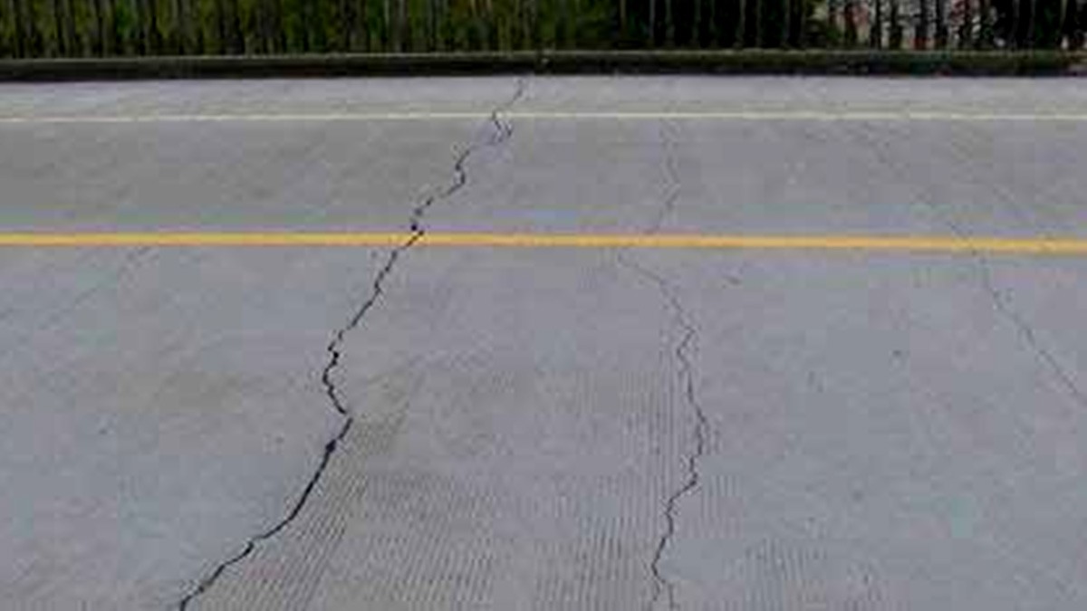 12 Types Of Cracks In Asphalt Pavement | How To Repair — Civil ...