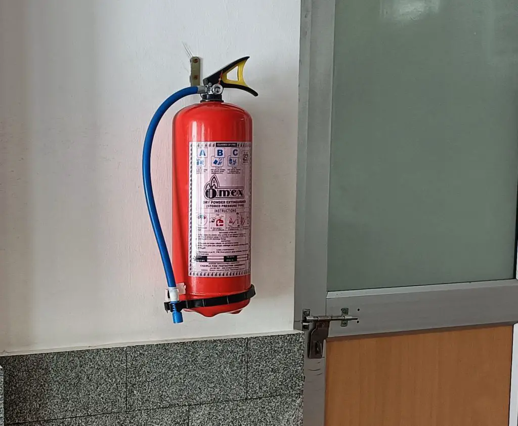 Fire extinguishing for fire-resistant building